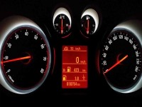 Základní obrazovka se zapnutým speed limiterem